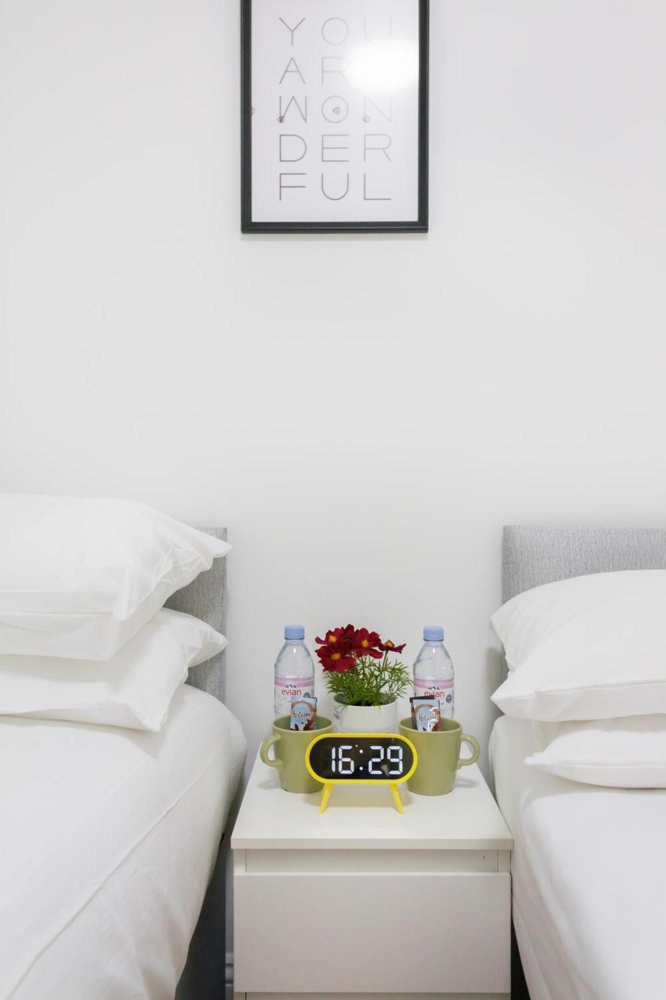 Eurostar Budget Rooms - Next To Kings Cross & Eurostar Train Station London Bagian luar foto