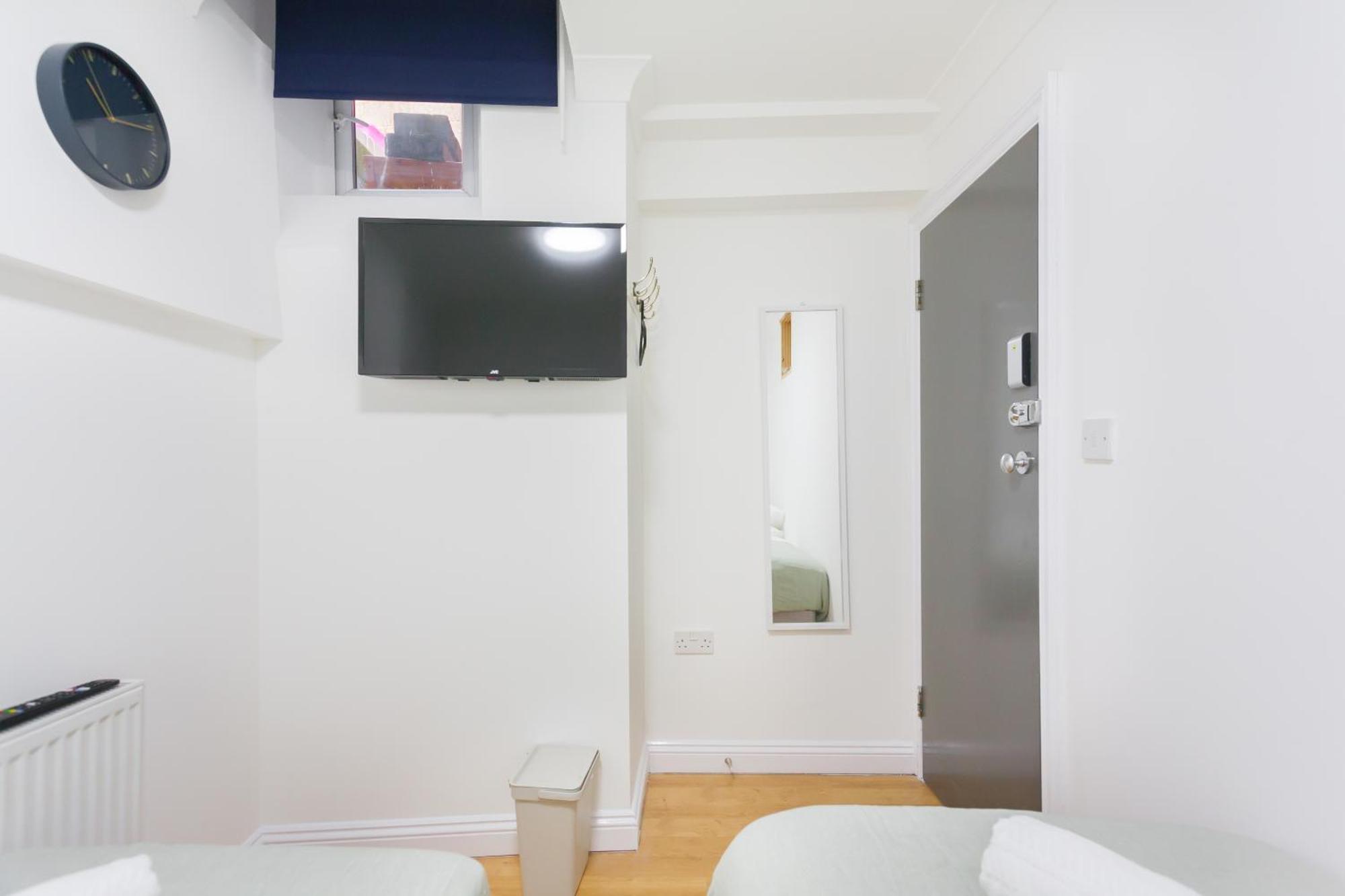 Eurostar Budget Rooms - Next To Kings Cross & Eurostar Train Station London Bagian luar foto