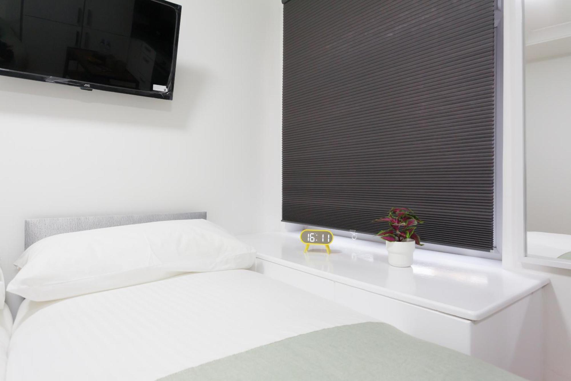 Eurostar Budget Rooms - Next To Kings Cross & Eurostar Train Station London Bagian luar foto