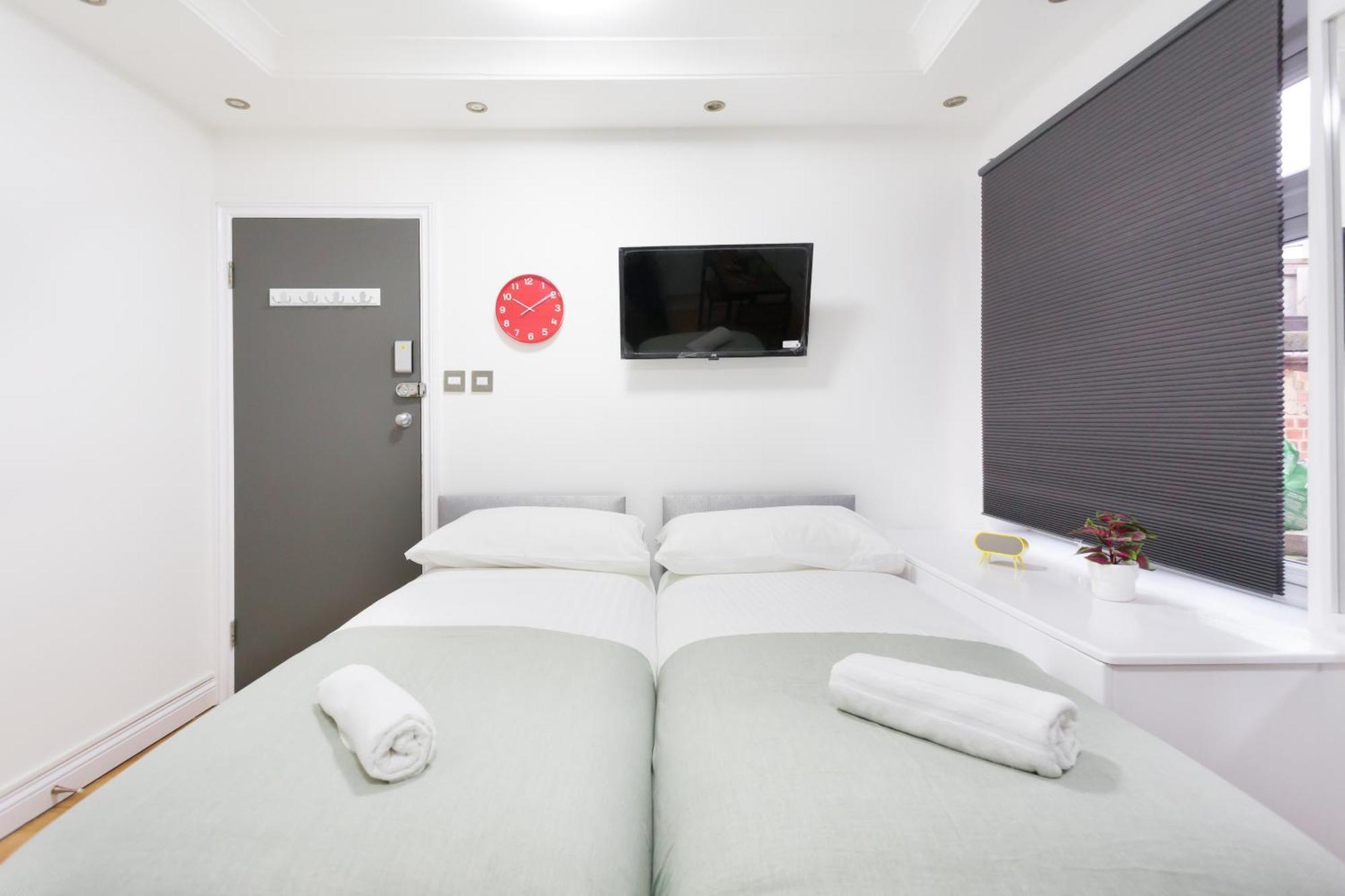 Eurostar Budget Rooms - Next To Kings Cross & Eurostar Train Station London Bagian luar foto