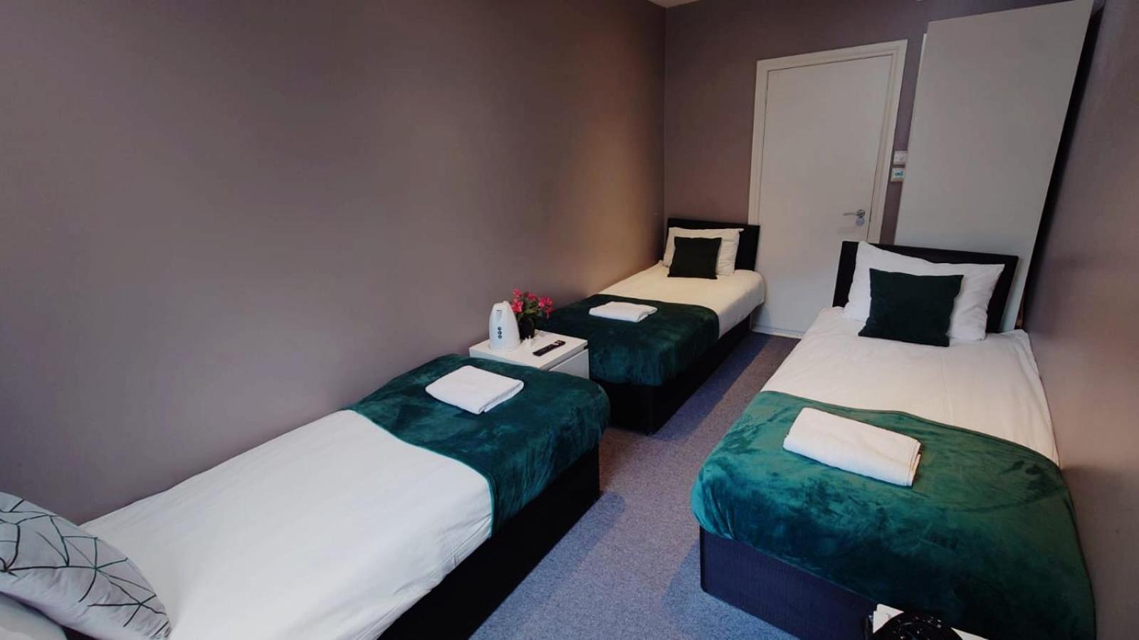 Eurostar Budget Rooms - Next To Kings Cross & Eurostar Train Station London Bagian luar foto