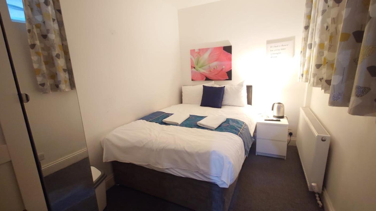 Eurostar Budget Rooms - Next To Kings Cross & Eurostar Train Station London Bagian luar foto